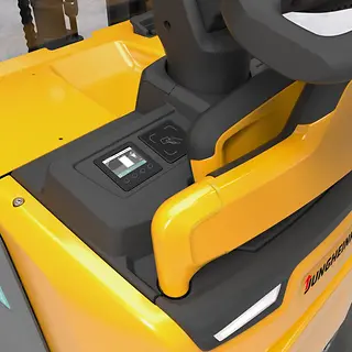 Электрический штабелер ERC 212z - 220z