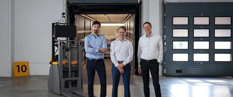 Jungheinrich и Navflex развивают автоматическую загрузку грузовиков